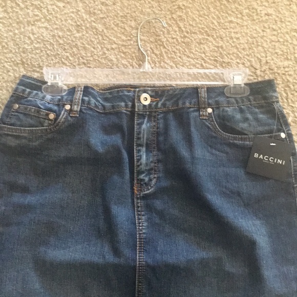 Women denim skirt - Picture 3 of 6